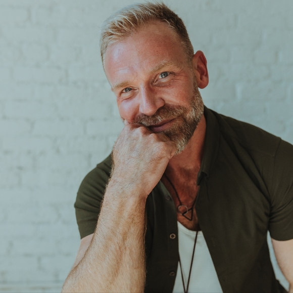 Meet your Posher, KC - Picture 2 of 2